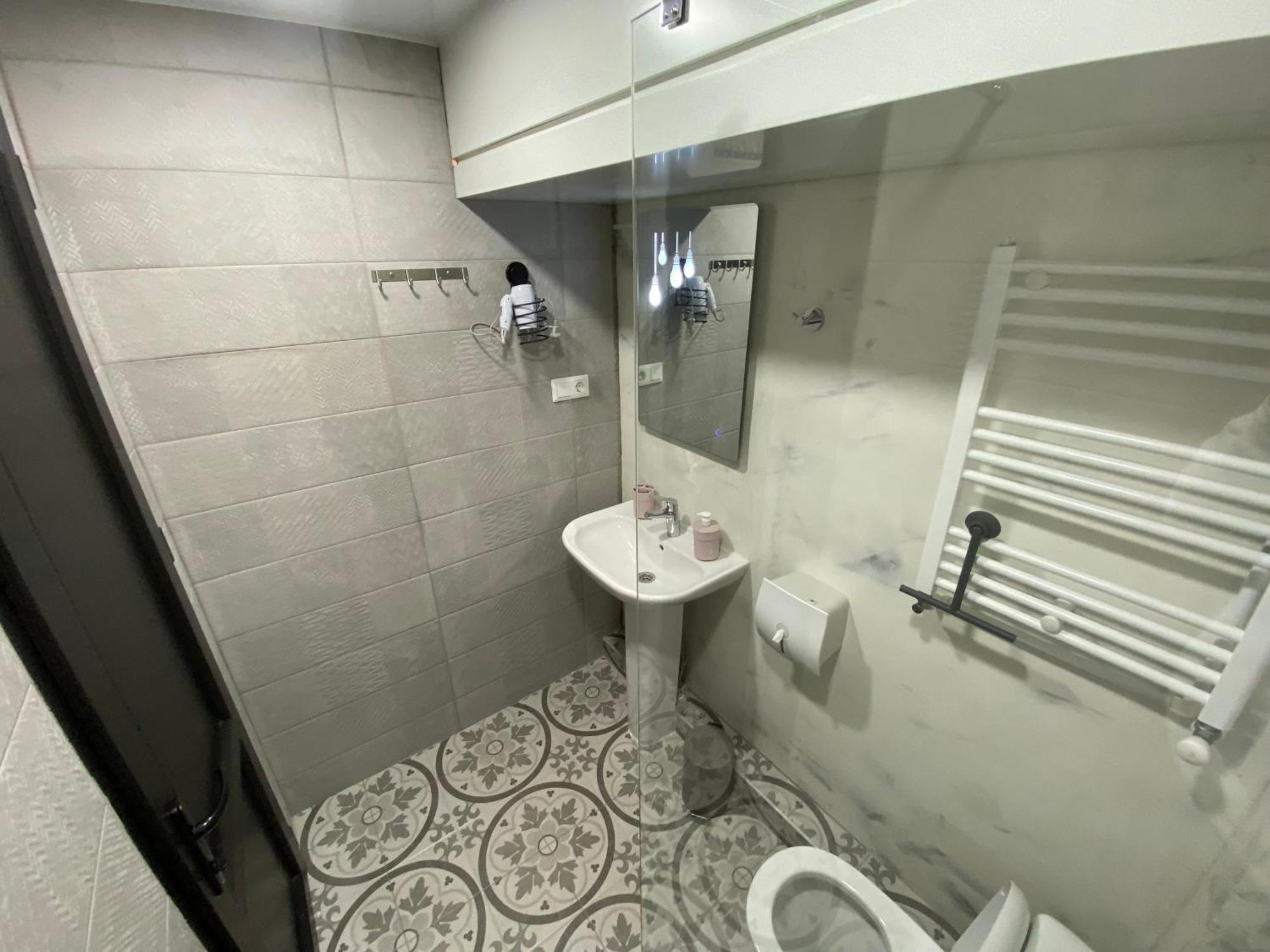 Dorm Kutaisi Hostel Ngoại thất bức ảnh